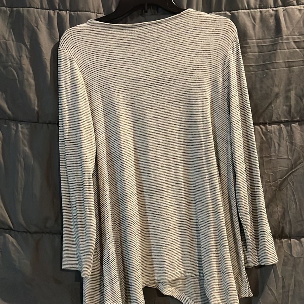 sweater - Picture 2 of 3